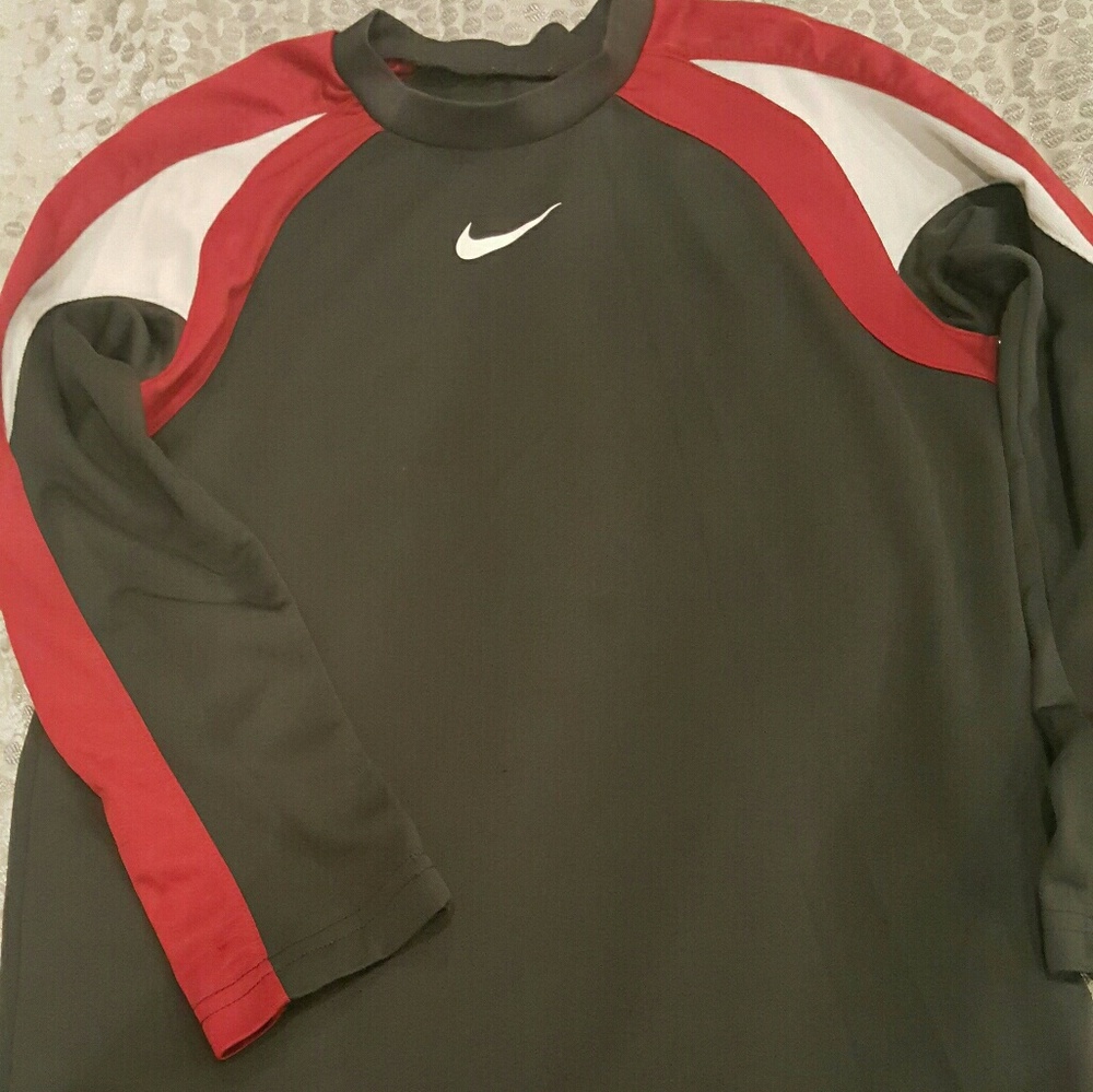 Boys nike small long sleeve shirt